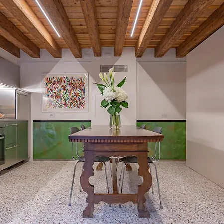 Tagiapiera Venetian Studio With Private Courtyard Renewed In 2021! Veneza