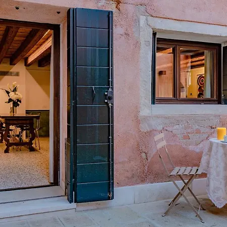 Tagiapiera Venetian Studio With Private Courtyard Renewed In 2021! * Veneza